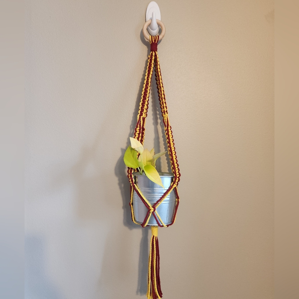 Set of 2 - Macrame Plant Hangers - Harry Potter Gryffindor Scarlet & Gold